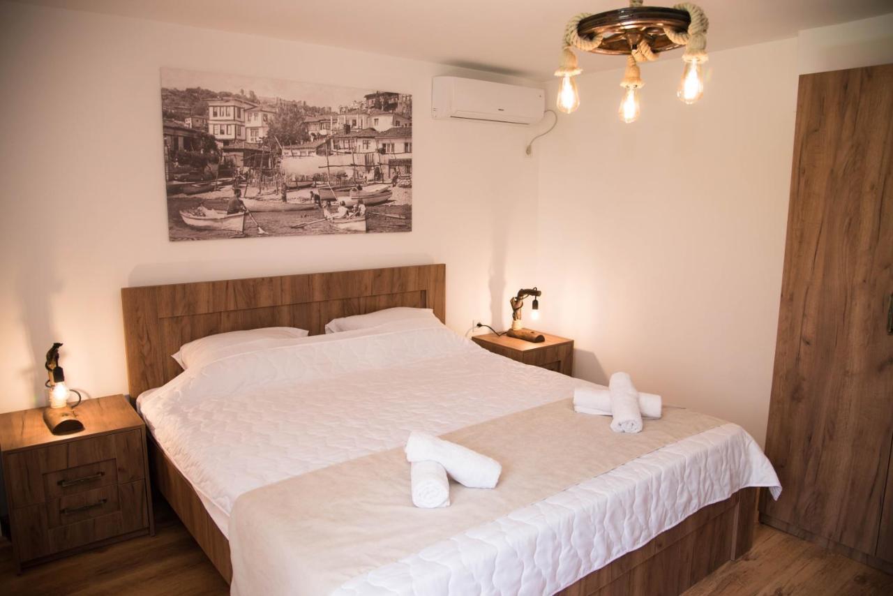 Guest House La Baja Охрид Екстериор снимка