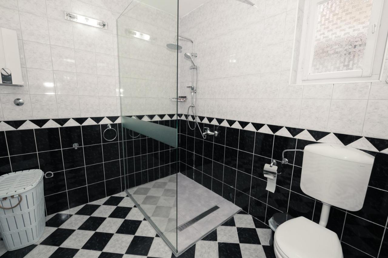 Guest House La Baja Охрид Екстериор снимка